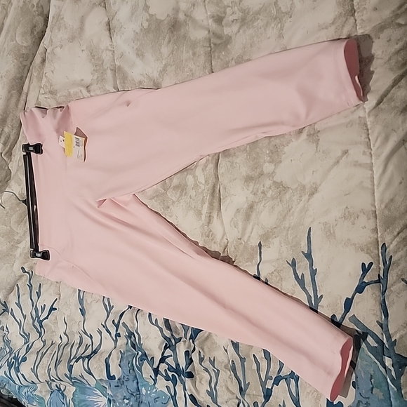 crown & ivy Pants - NWT Pink Cabana leggings with pockets.